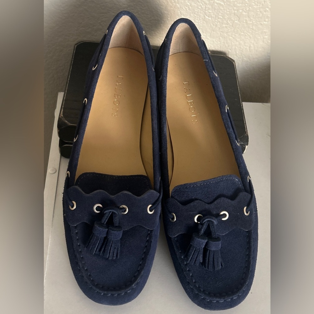 Talbots NWOT Navy Suede Tassel Loafers with Scalloped Trim size 8.5 - Picture 5 of 7